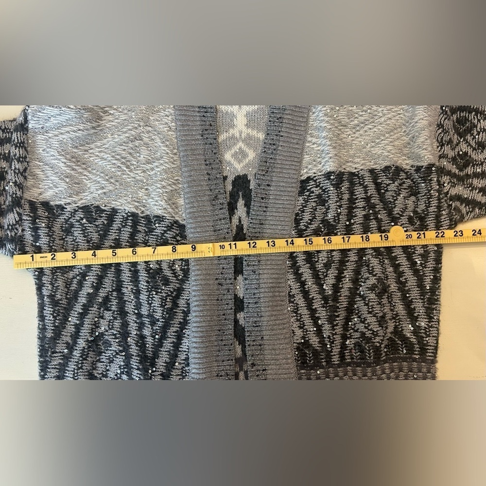WHBM Gray White Sequin Cover Up Cardigan Sweater Coat Fair Isle Nordic Size M - Picture 15 of 15